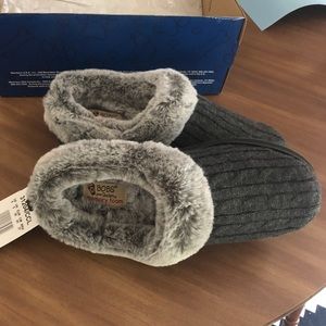 NIB memory foam house shoes